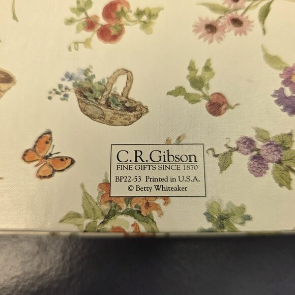 C.R. Gibson How Does Your Baby Grow A Baby Book Hardcover Garden Wildlife 24pg - Picture 3 of 9